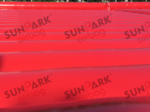 NO HARD OBJECTS INSIDE Snowboard Airbag Jump